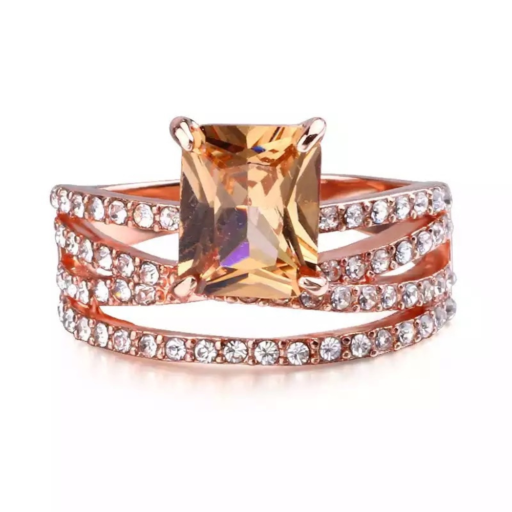 Champagne woman classic ring